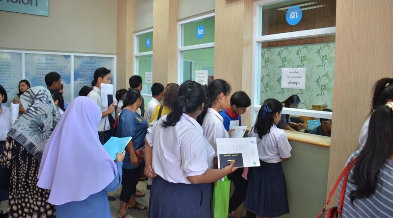 กองคลังรับรายงานตัวผู้ผ่านการสอบคัดเลือกเข้าเป็นนักศึกษา กศ.บท. ประจำปีการศึกษา 2559 กองคลังรับรายงานตัวผู้ผ่านการสอบคัดเลือกเข้าเป็นนักศึกษา กศ.บท. ประจำปีการศึกษา 2559